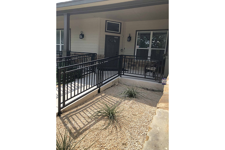 Image of Laurelhurst Assisted Living (1)