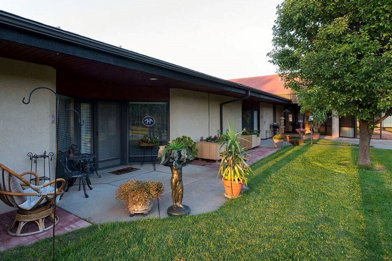 Image of Manor Of The Plains Senior Living (9)