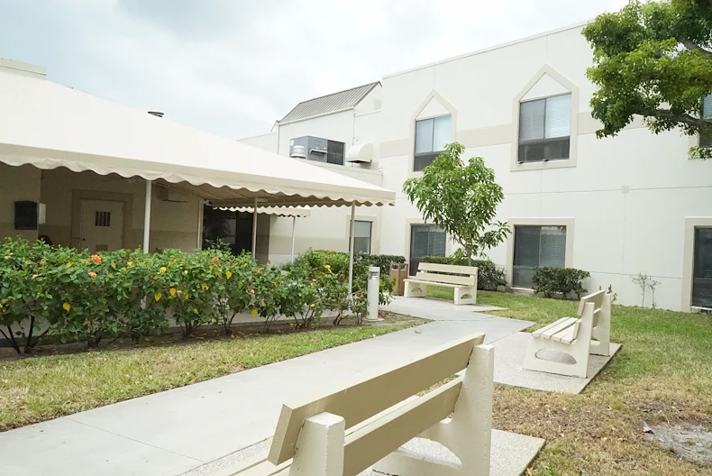 Image of Palm Garden Of West Palm Beach (4)