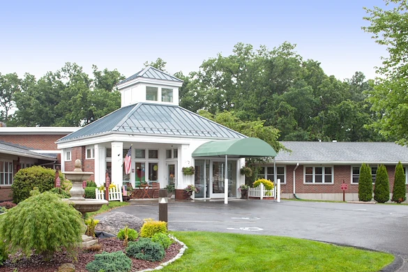 Image of Autumn Lake Healthcare at Glen Hill (1)