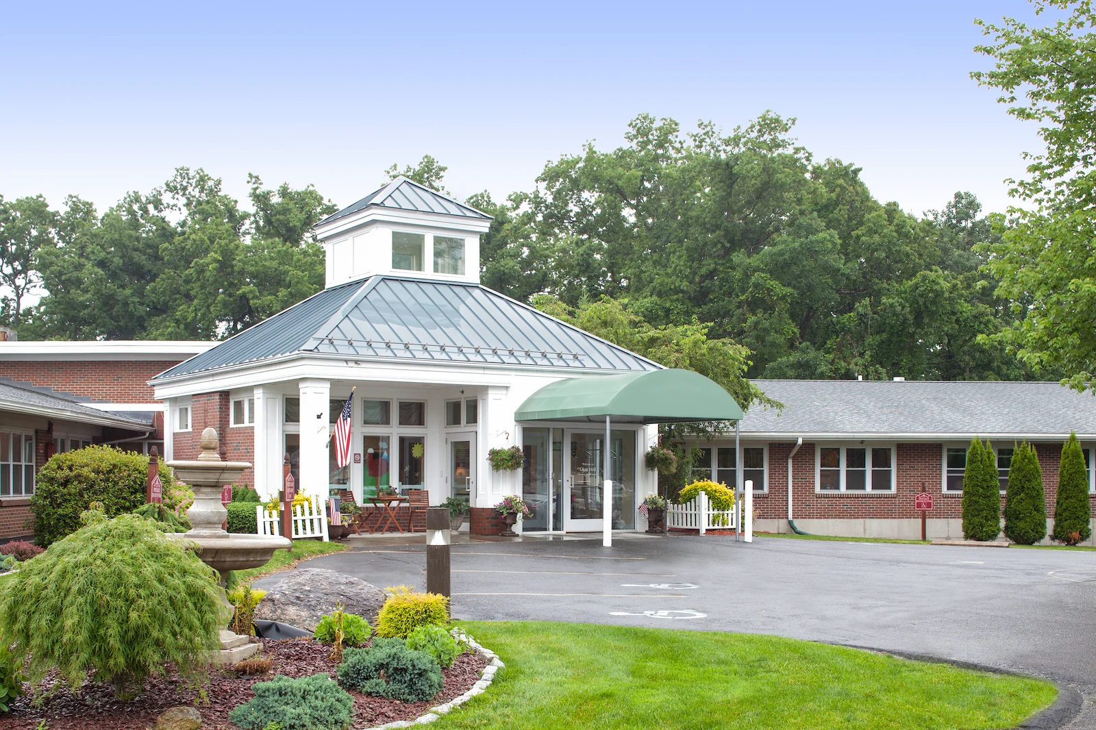 Image of Autumn Lake Healthcare at Glen Hill (1)