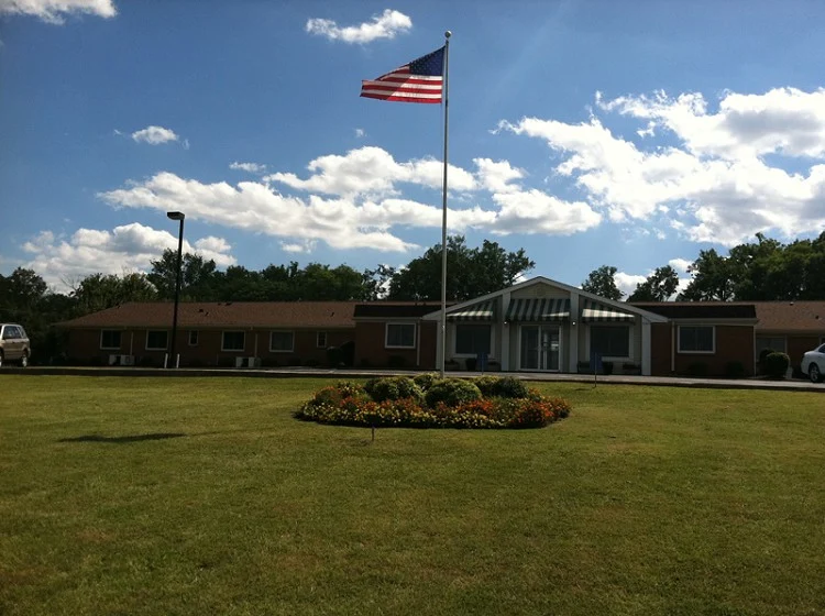 Image of Nhc Healthcare, Lewisburg (1)