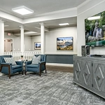Charter Senior Living of Cleveland common sitting area