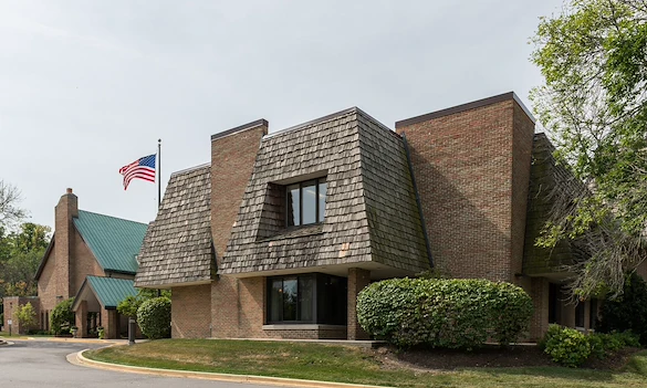 Image of The Pearl Of Hinsdale (1)