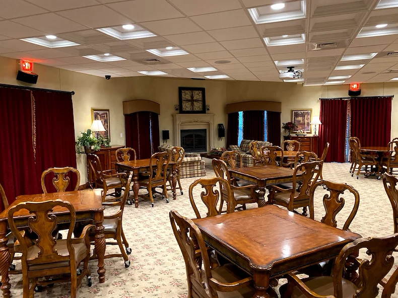 Avina of Milwaukee assisted living and independent living in Milwaukee, WI, common sitting area or dining space
