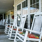 Charter Senior Living of Cookeville outdoor seating