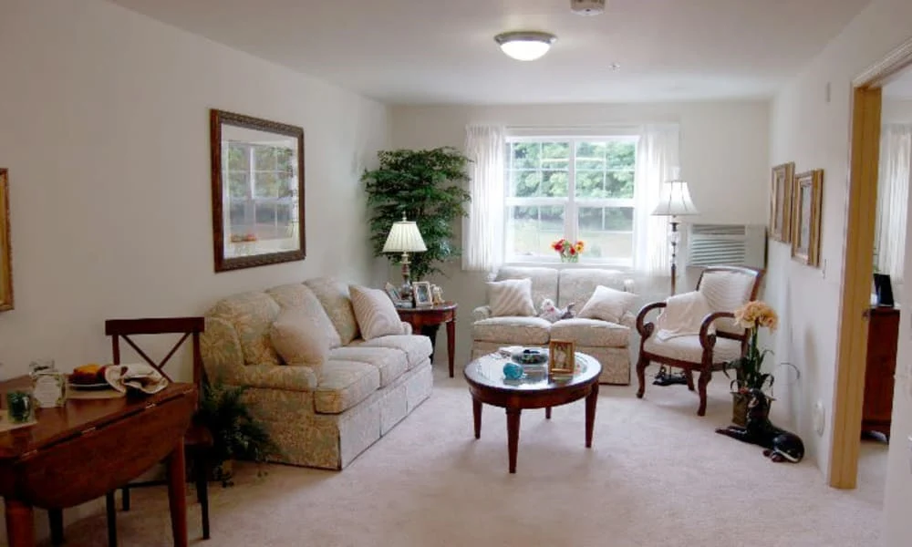 Carolina Estates Gracious Retirement Living Hawthorn Senior Independent Living in Greensboro, North Carolina living room