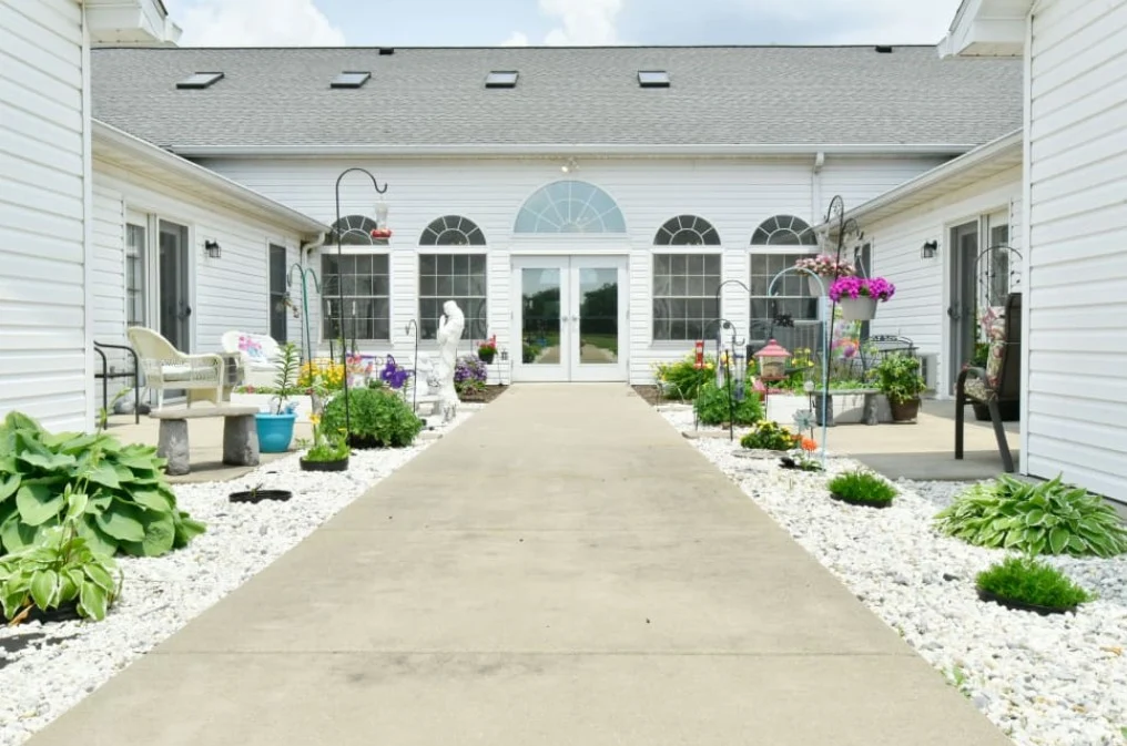 Image of Garden Place Red Bud (3)