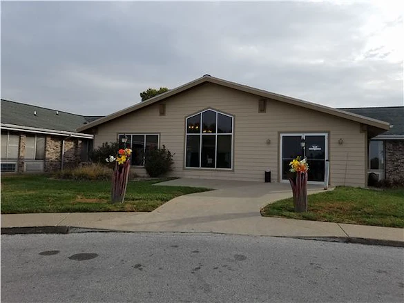 Image of Pin Oaks Living Center (1)