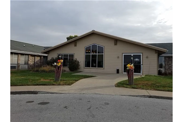 Image of Pin Oaks Living Center (1)