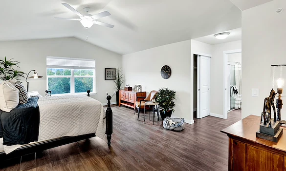 Sycamore Ridge Gracious Retirement Living Hawthorn Senior Independent Living in Collierville, Tennessee apartment bedroom