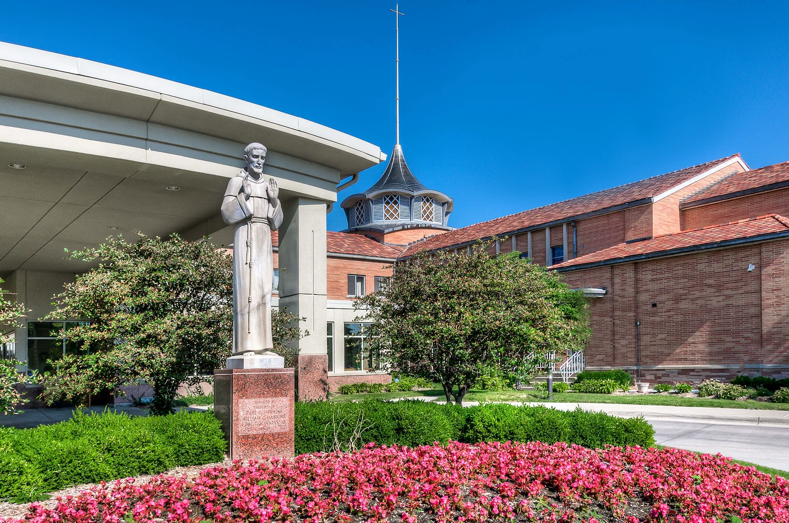 Image of New Cassel Retirement Center (1)