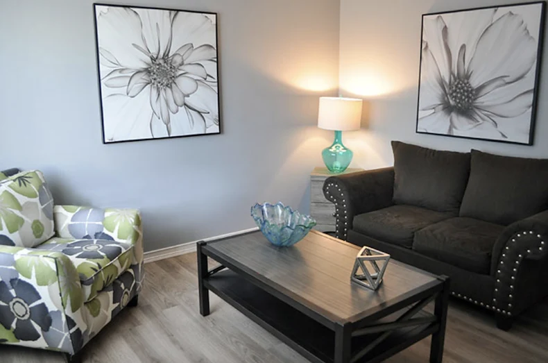 American House Westland Venoy senior living community offering independent living, assisted living, and respite care in Westland, MI, apartment living room