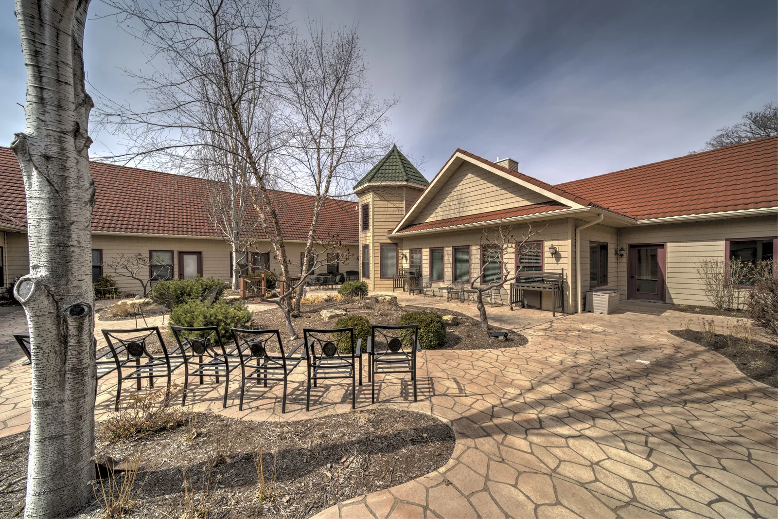 Charter Memory Care of Moline outdoor area