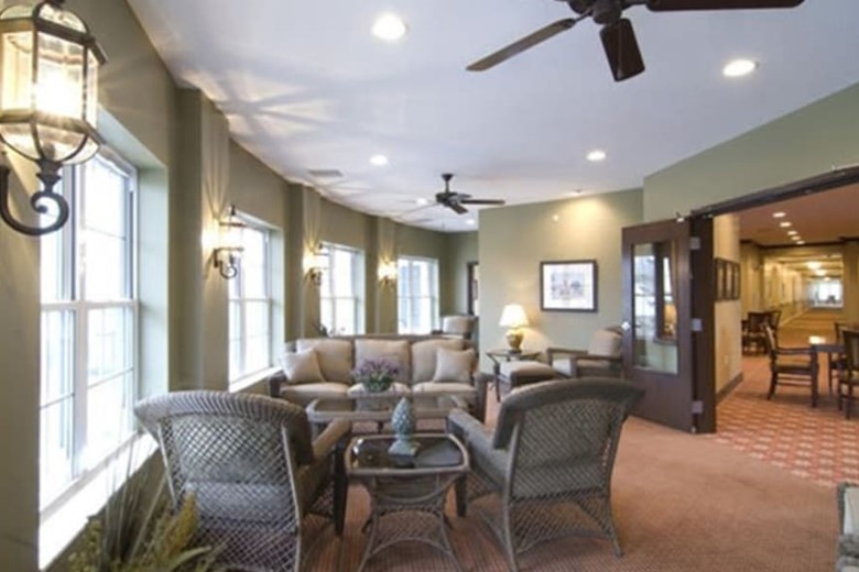 Image of Armour Oaks Senior Health & Rehab (3)