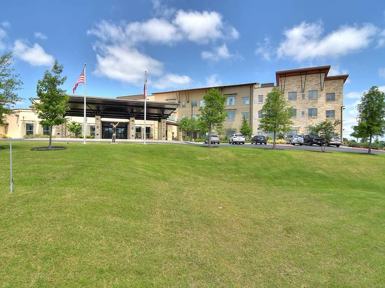 Élan Westpointe front exterior