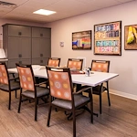 Independent living, assisted living, memory care, and respite care at Broadwell Senior Living – Plymouth in Plymouth, MN, arts and crafts room