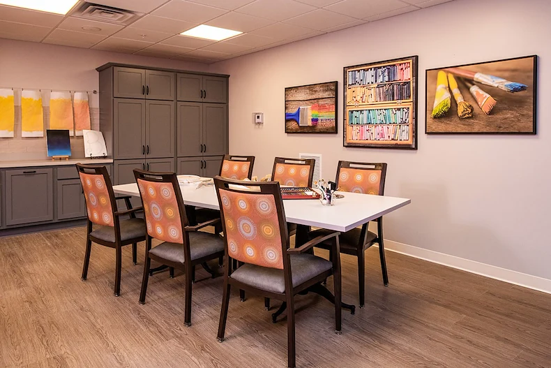 Independent living, assisted living, memory care, and respite care at Broadwell Senior Living – Plymouth in Plymouth, MN, arts and crafts room