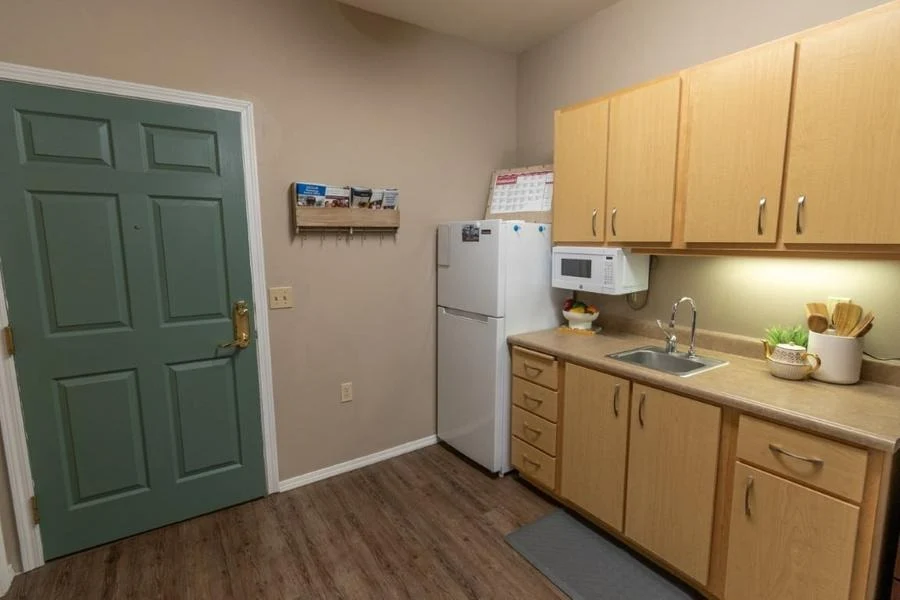 Avamere at Sandy senior living community offering assisted living, memory care, and respite care in Sandy, OR, apartment with kitchenette