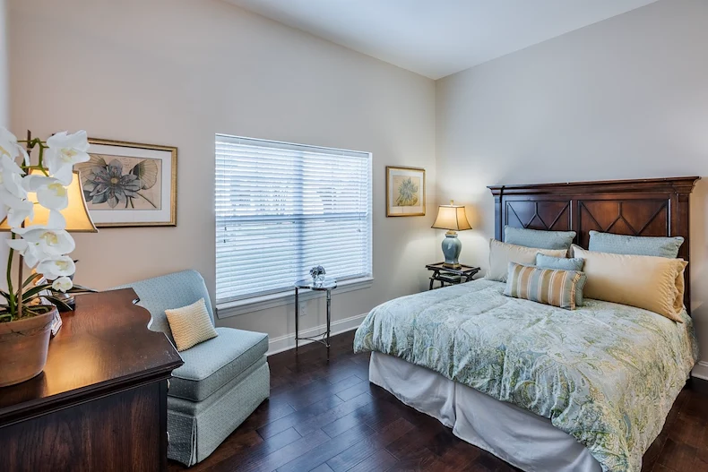 Brightmore of South Charlotte senior living community offering independent living, assisted living, and memory care in Charlotte, NC, apartment bedroom