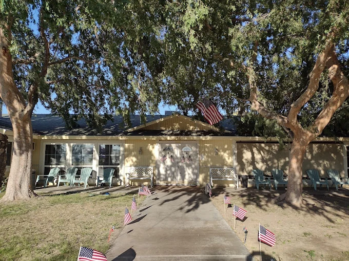 Image of Redwood Senior Living Bakersfield (1)