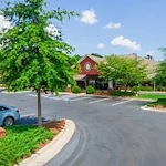 Image of Oaks at Post Road (1)