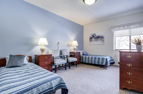Image of Farmington Hills Inn (10)