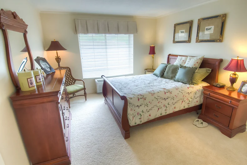 Image of Westside Garden Plaza (9)