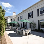 Highgrove at Tates Creek Lexington, KY, outdoor sitting area