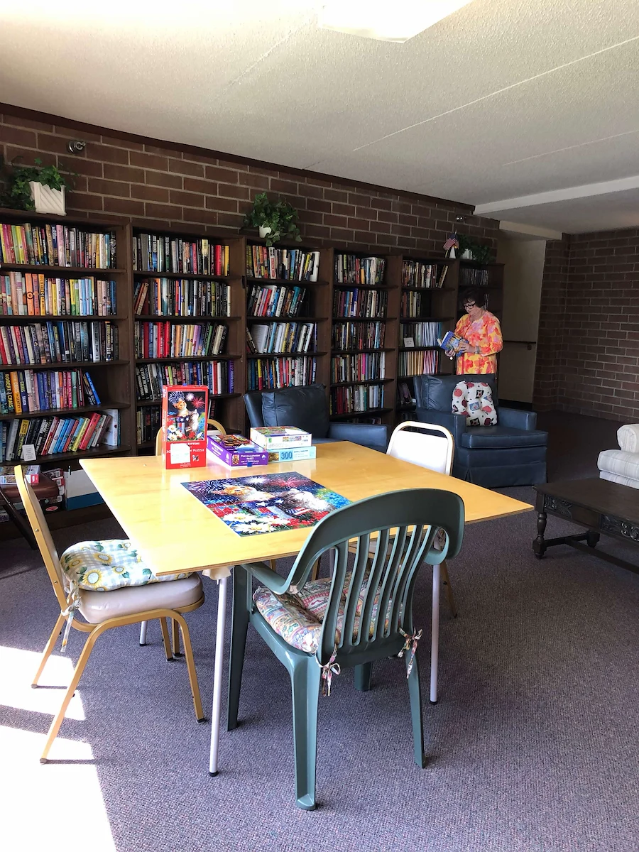 Image of Elliot Manor (4)