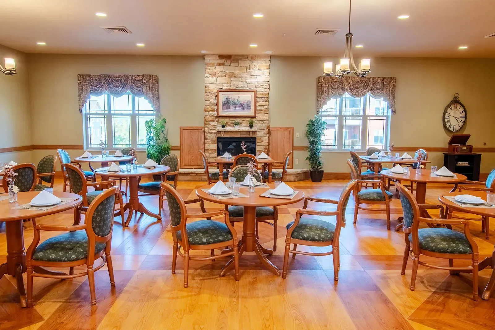 Image of Oak Park Place Wauwatosa (2)