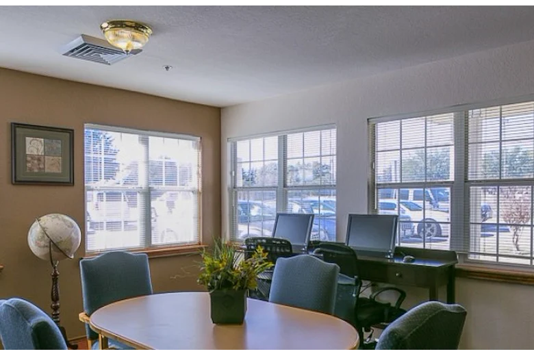 Image of Chisholm Court (6)