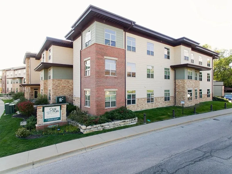 Image of Oak Park Place Wauwatosa (1)