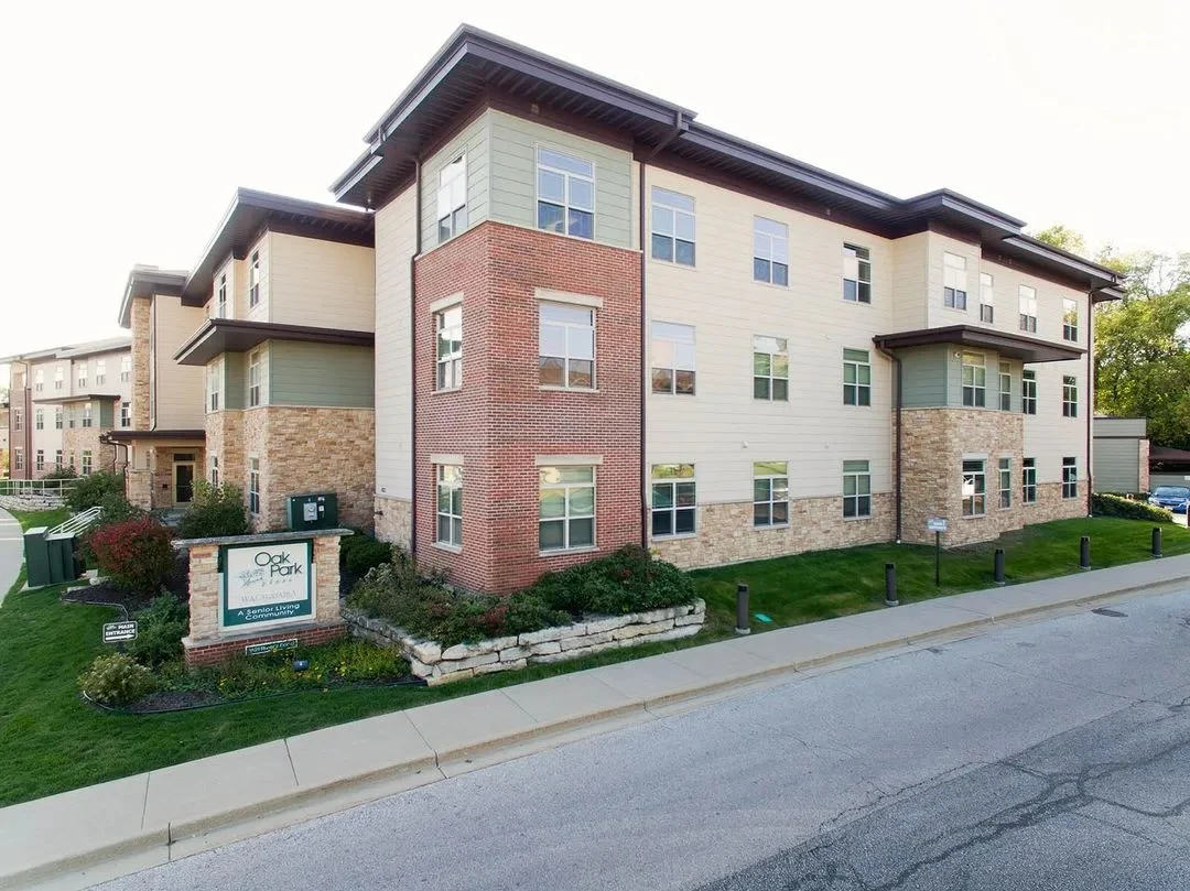 Image of Oak Park Place Wauwatosa (1)