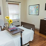 Image of Colonial Manor Advanced Rehab & Healthcare (2)