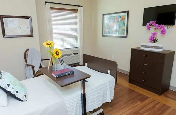 Image of Colonial Manor Advanced Rehab & Healthcare (2)