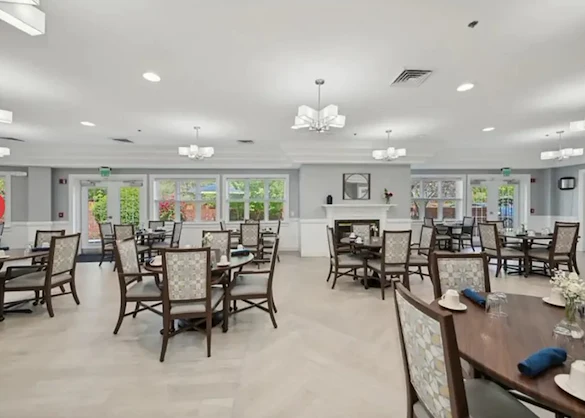 Image of Fox Hollow Senior Living Community (4)