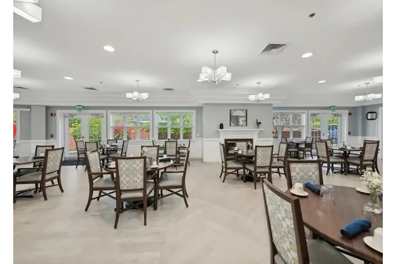 Image of Fox Hollow Senior Living Community (4)