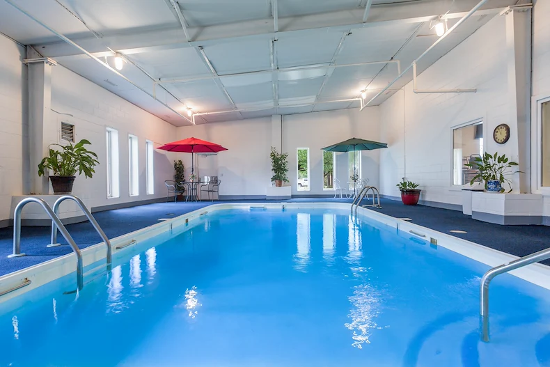 Charter Senior Living of Bowling Green indoor pool