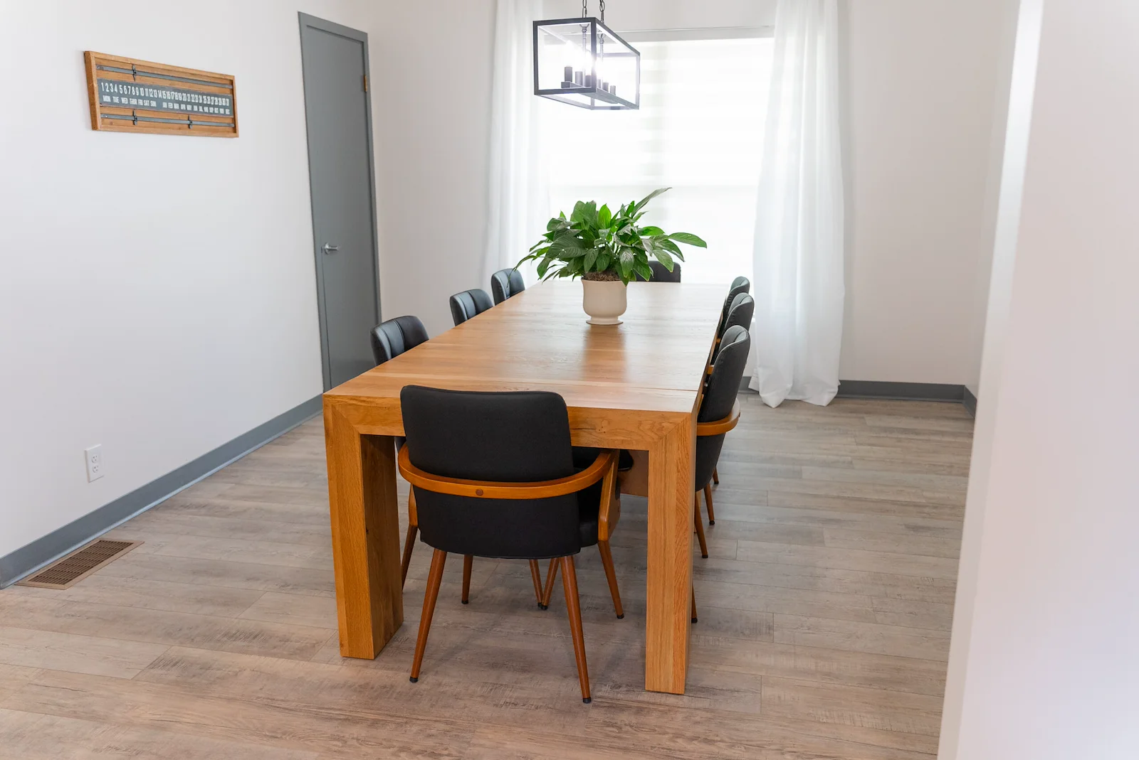 Legato Living Residential Memory Care at Heartland Hills senior living community offering assisted living, memory care, adult day services, and respite care in Bellevue, NE, dining room