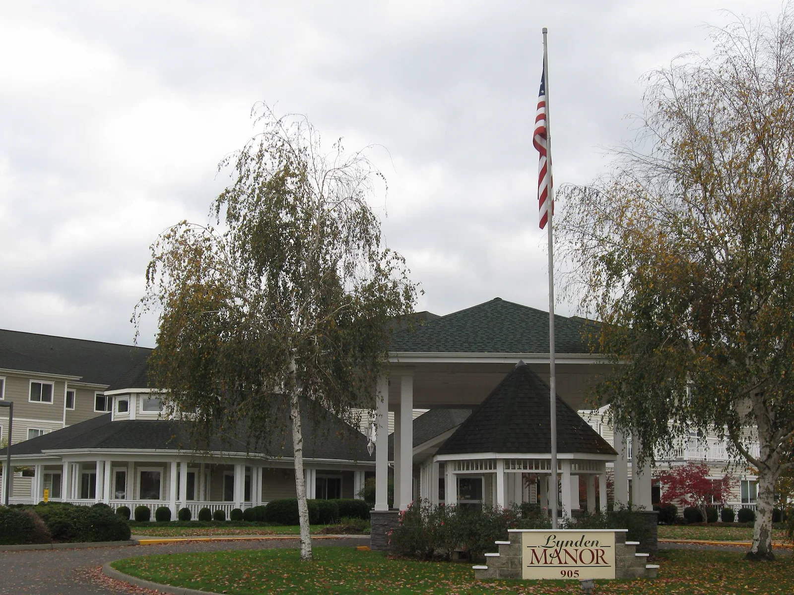 Image of Lynden Manor (1)