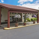 Image of Holiday Regent Senior Living (1)