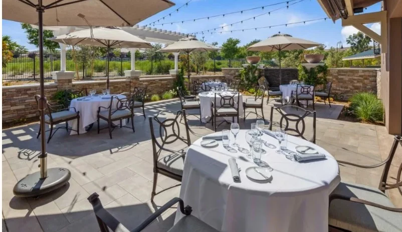 Image of Oakmont of Valencia (5)