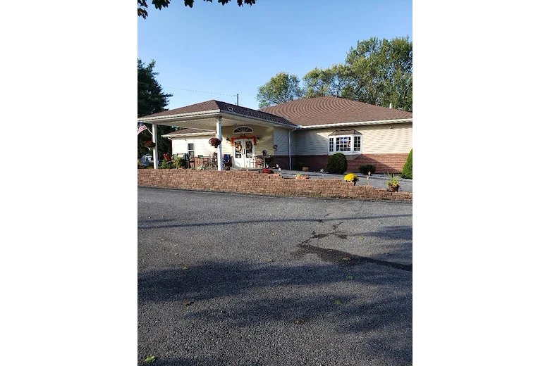 Image of Arotin's Hummingbird Estate (1)