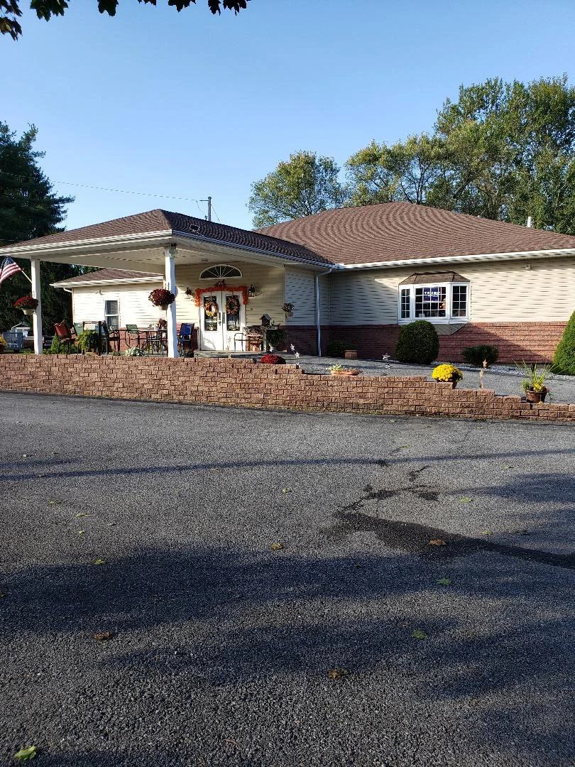 Image of Arotin's Hummingbird Estate (1)