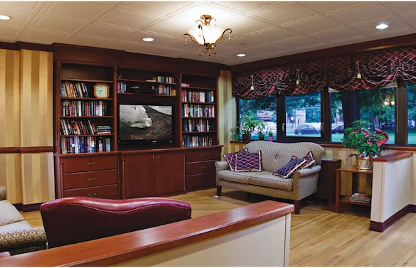 Image of Sunharbor Manor (3)