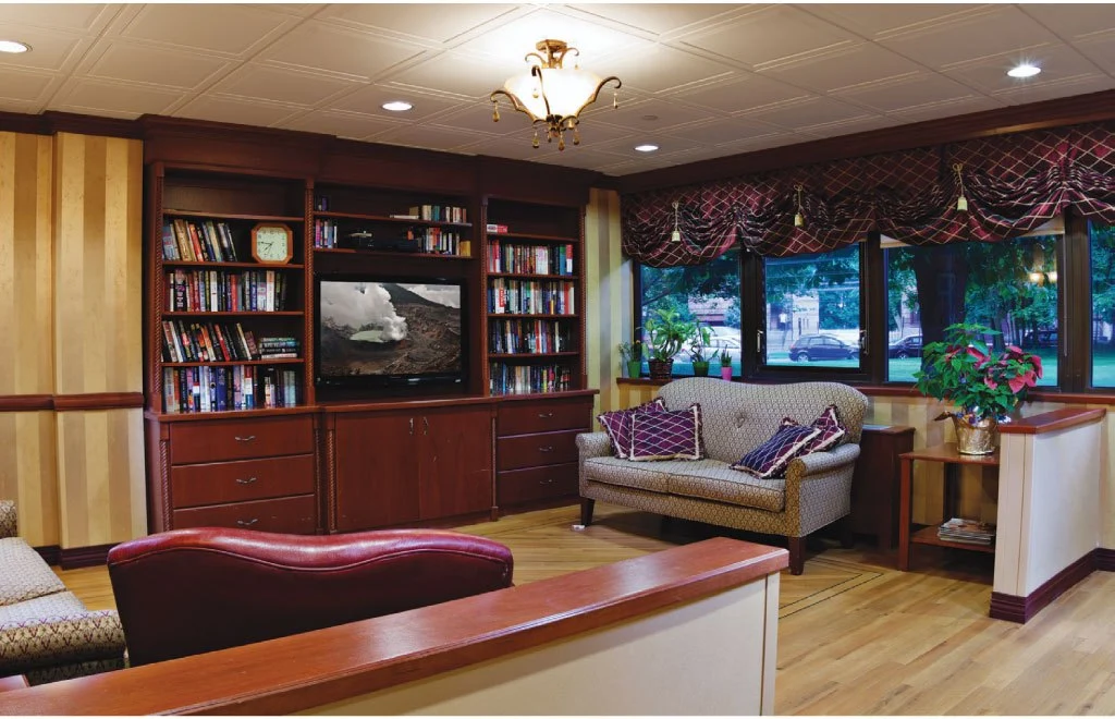 Image of Sunharbor Manor (3)