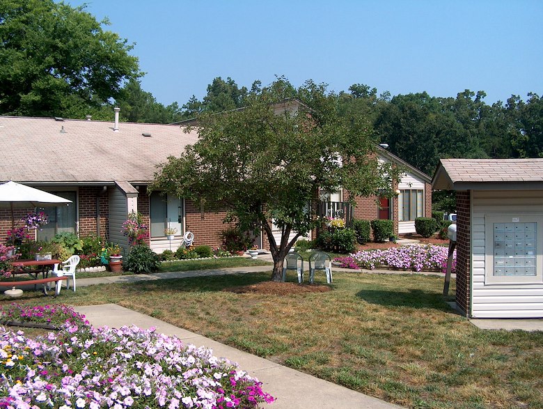 Image of Montclair Apartments (1)