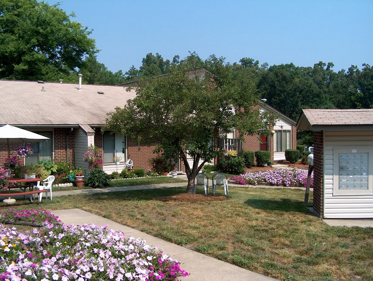 Image of Montclair Apartments (1)