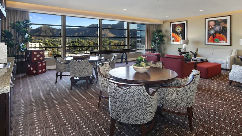 Image of Ivy Park at Burbank (9)